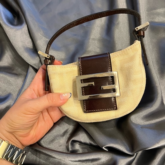 Vintage Fendi Croissant mini bag - Picture 3 of 3